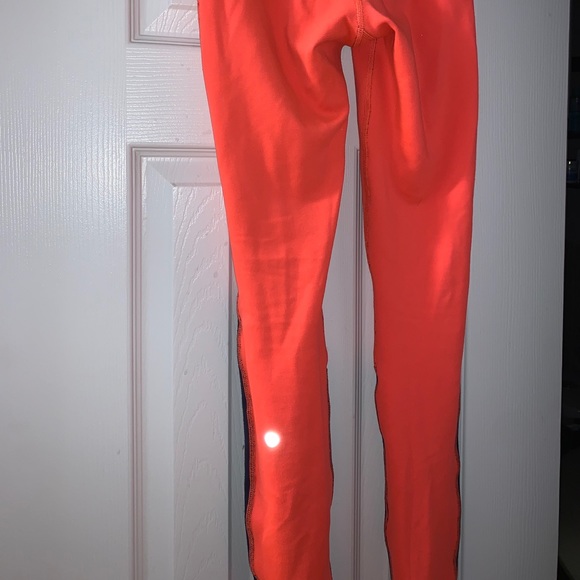 Lululemon Navy & Coral Reversible legging - Size 4 - Picture 6 of 8